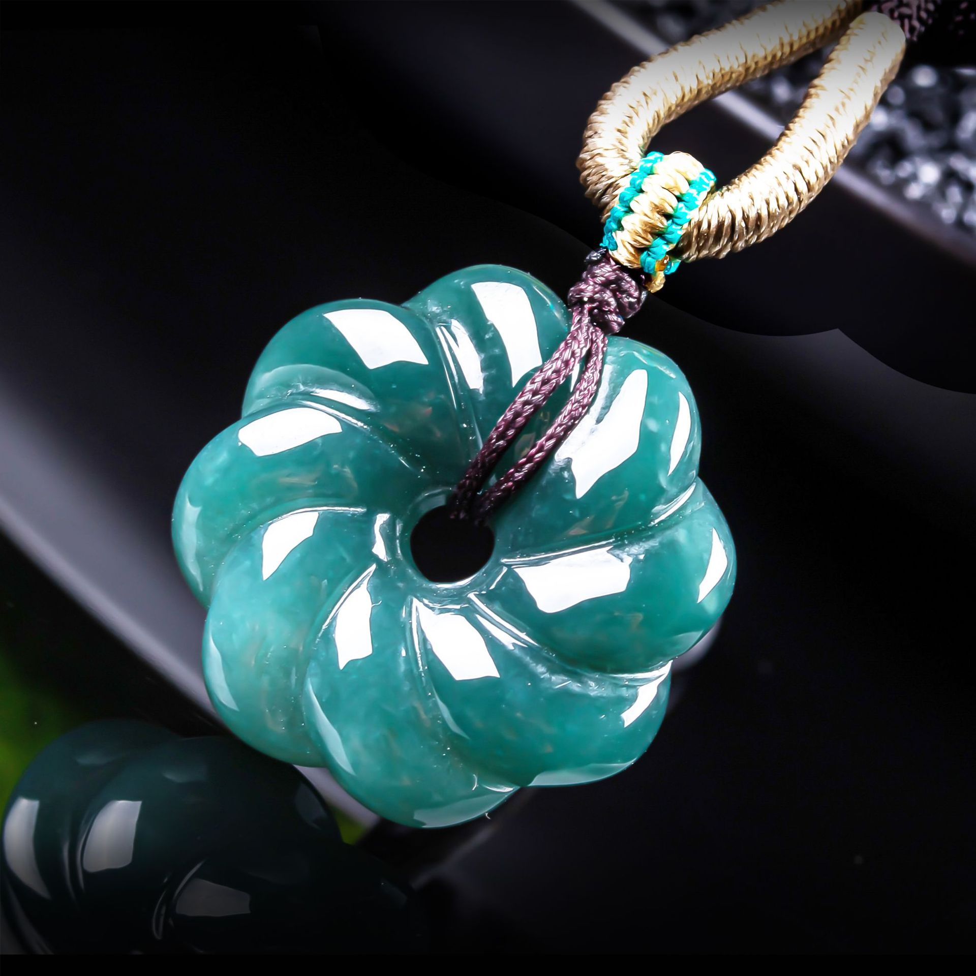 Women Accessories Products - 天然ビルマ翡翠の花ペンダントネックレスアクセサリー、宝石のお守り、ファッションジュエリー、本物の翡翠、女性への高級ギフト