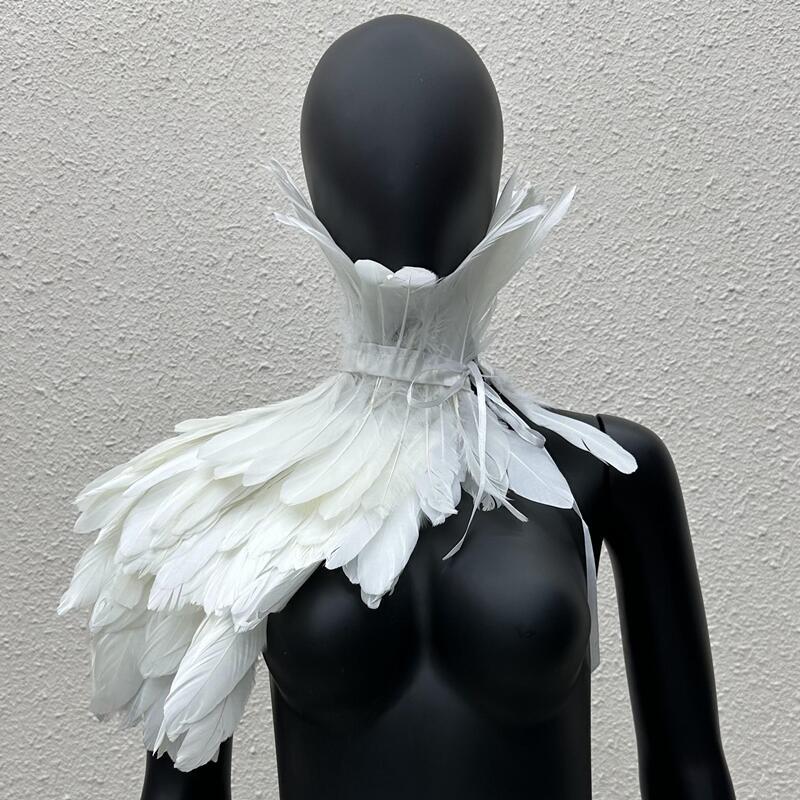 Women Accessories In Amazon - Amazon 11色 ゴシックフェザーワンショルダーケープ、ステージランウェイマスカレードハロウィンコスチュームアクセサリー