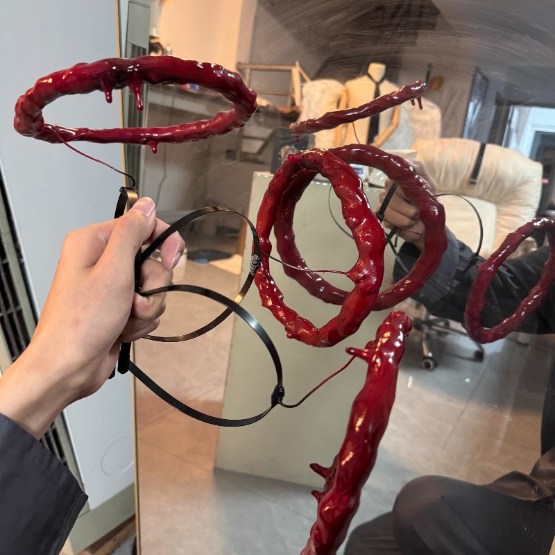 アニメマキマコスプレチェーンソーcos赤い大腸帽子恐ろしいロ - Women Accessories Products のレビューと価格